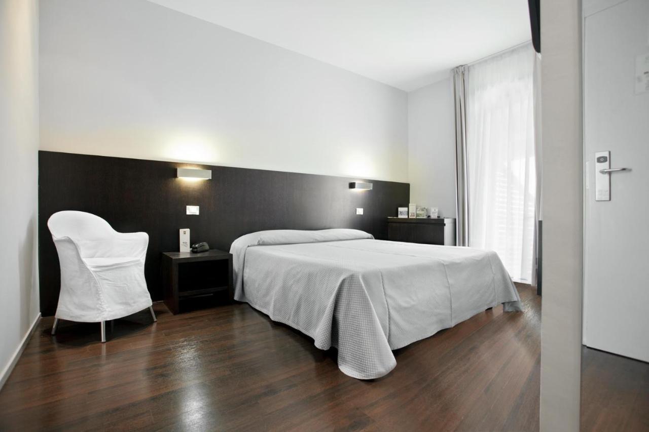 Hotel Europa Monetti Cattolica Esterno foto