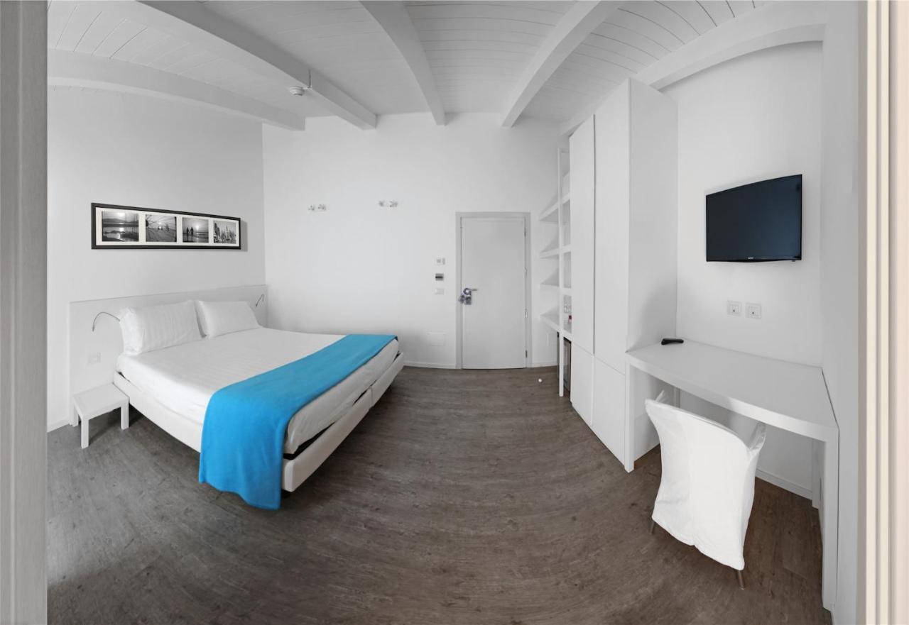 Hotel Europa Monetti Cattolica Esterno foto
