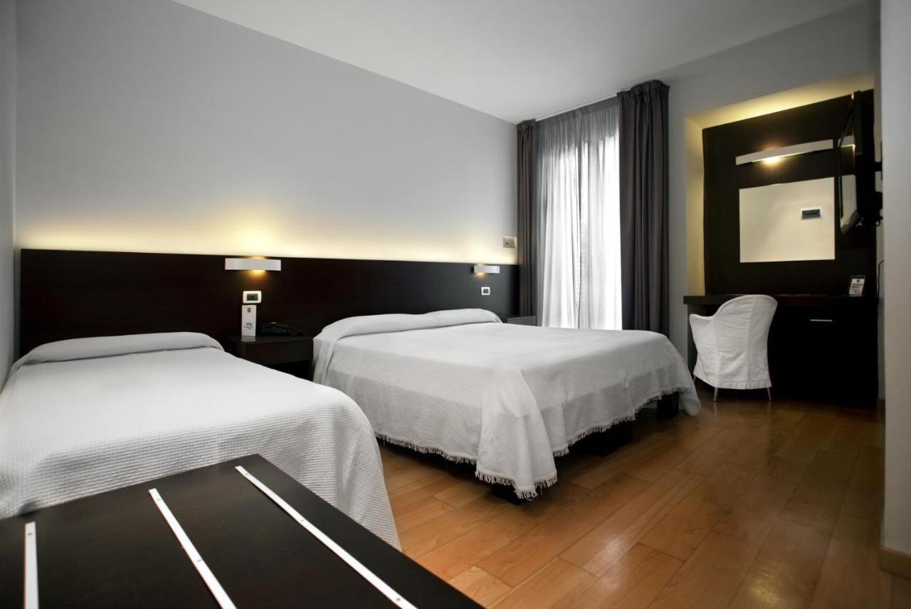 Hotel Europa Monetti Cattolica Esterno foto