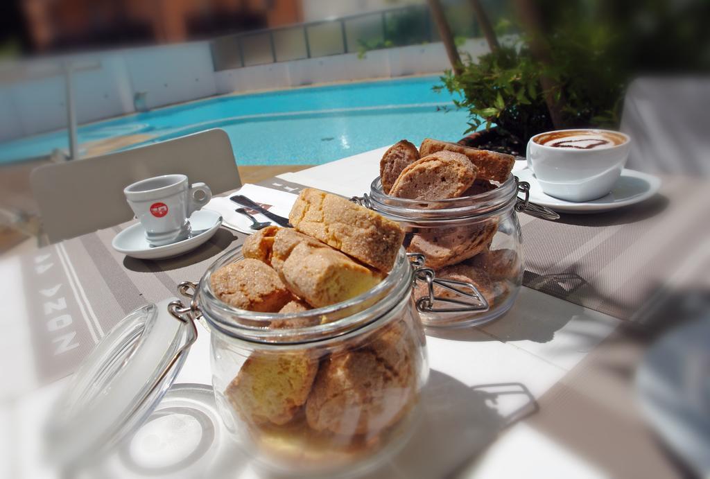 Hotel Europa Monetti Cattolica Esterno foto