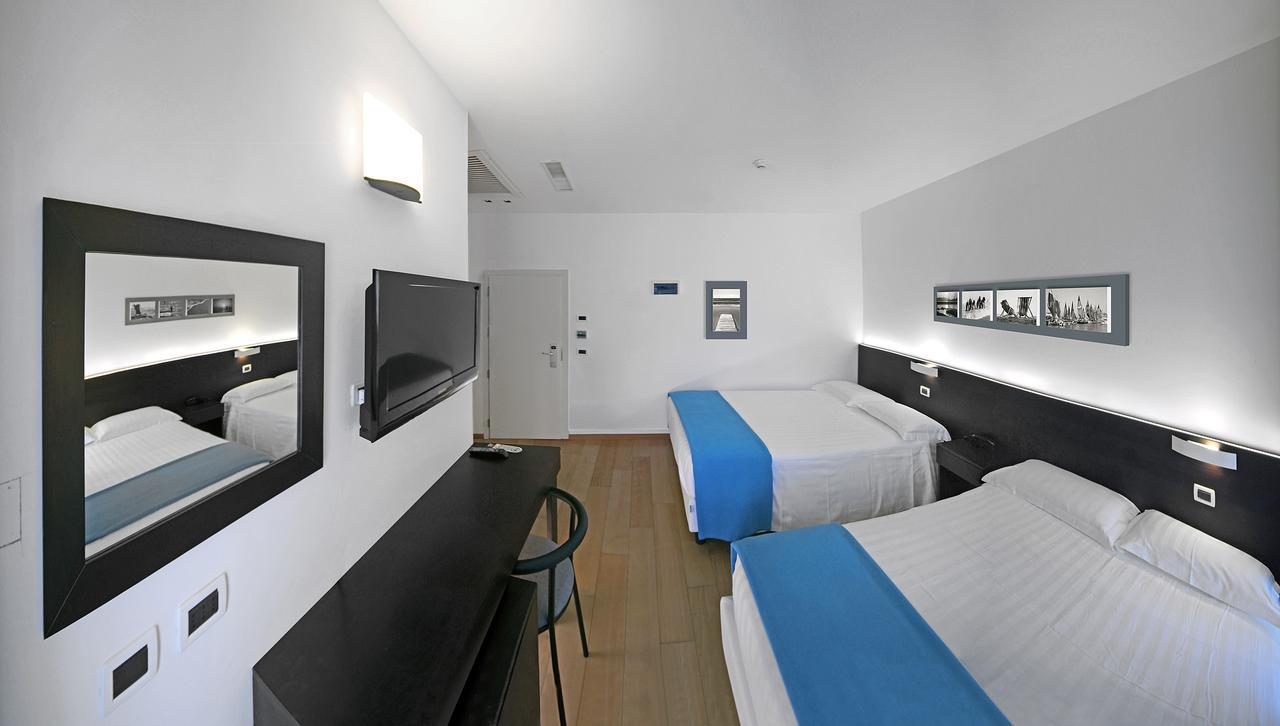 Hotel Europa Monetti Cattolica Esterno foto